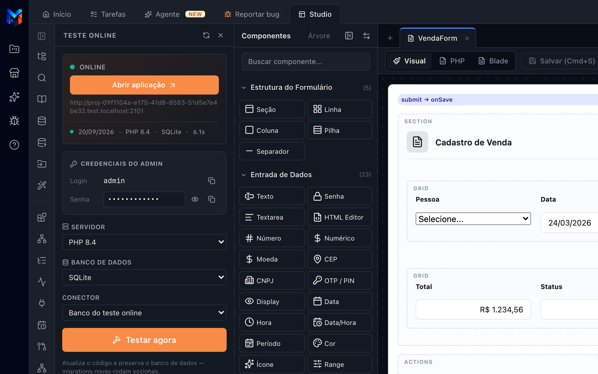 Painel do Teste Online com o ambiente no ar, PHP 8.4 e SQLite